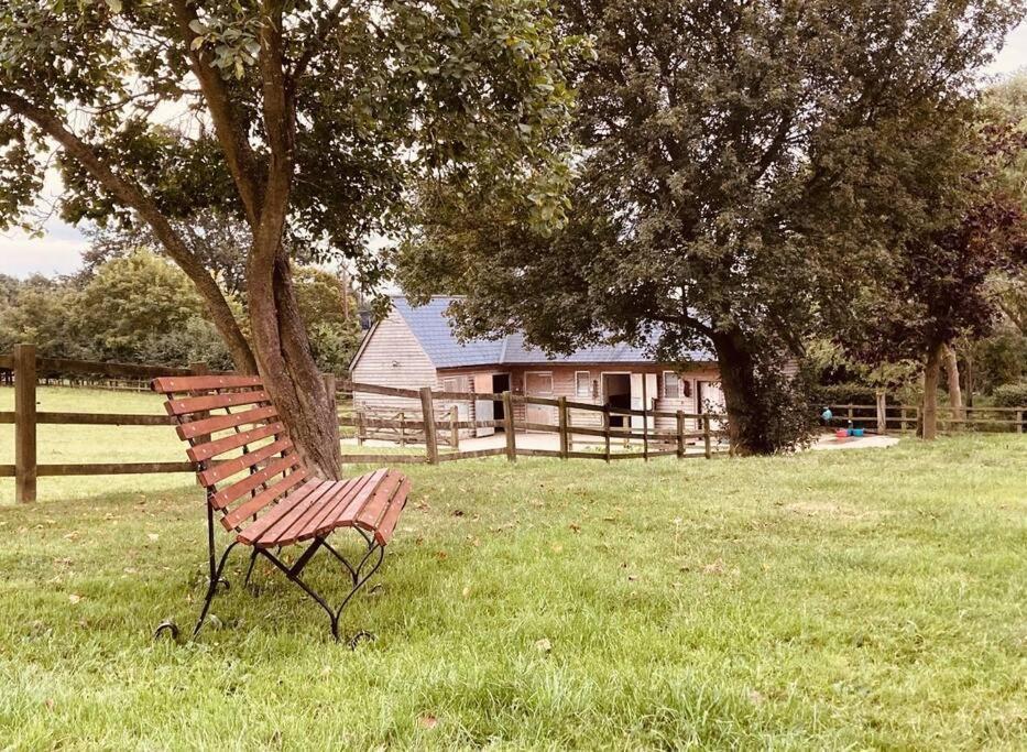 2 Beds & Living In Our Idyllic Country Cottage Bedford Kültér fotó